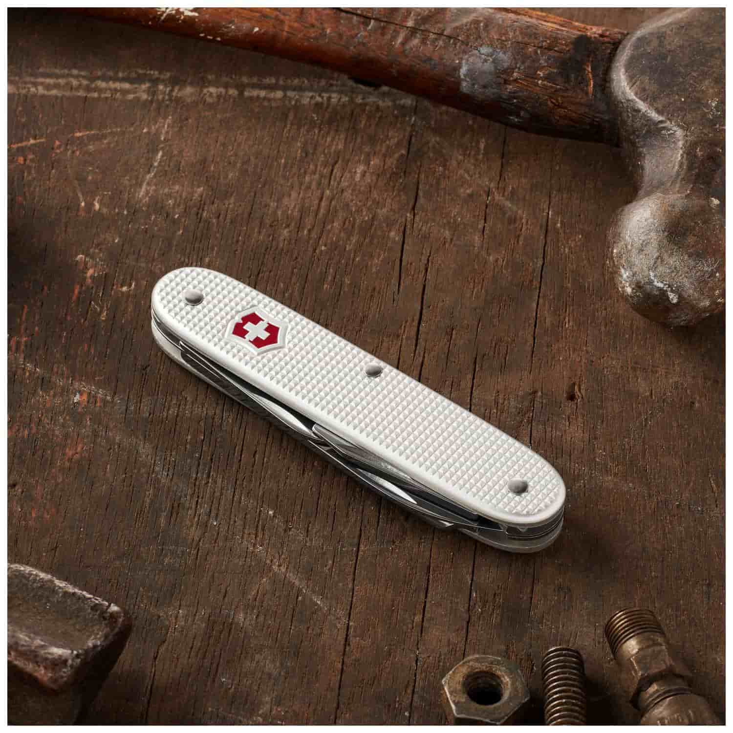 Victorinox Electrician Alox Swiss Army Knife 93 mm 7 Functions Aluminium Scales Silver 0.8120.26
