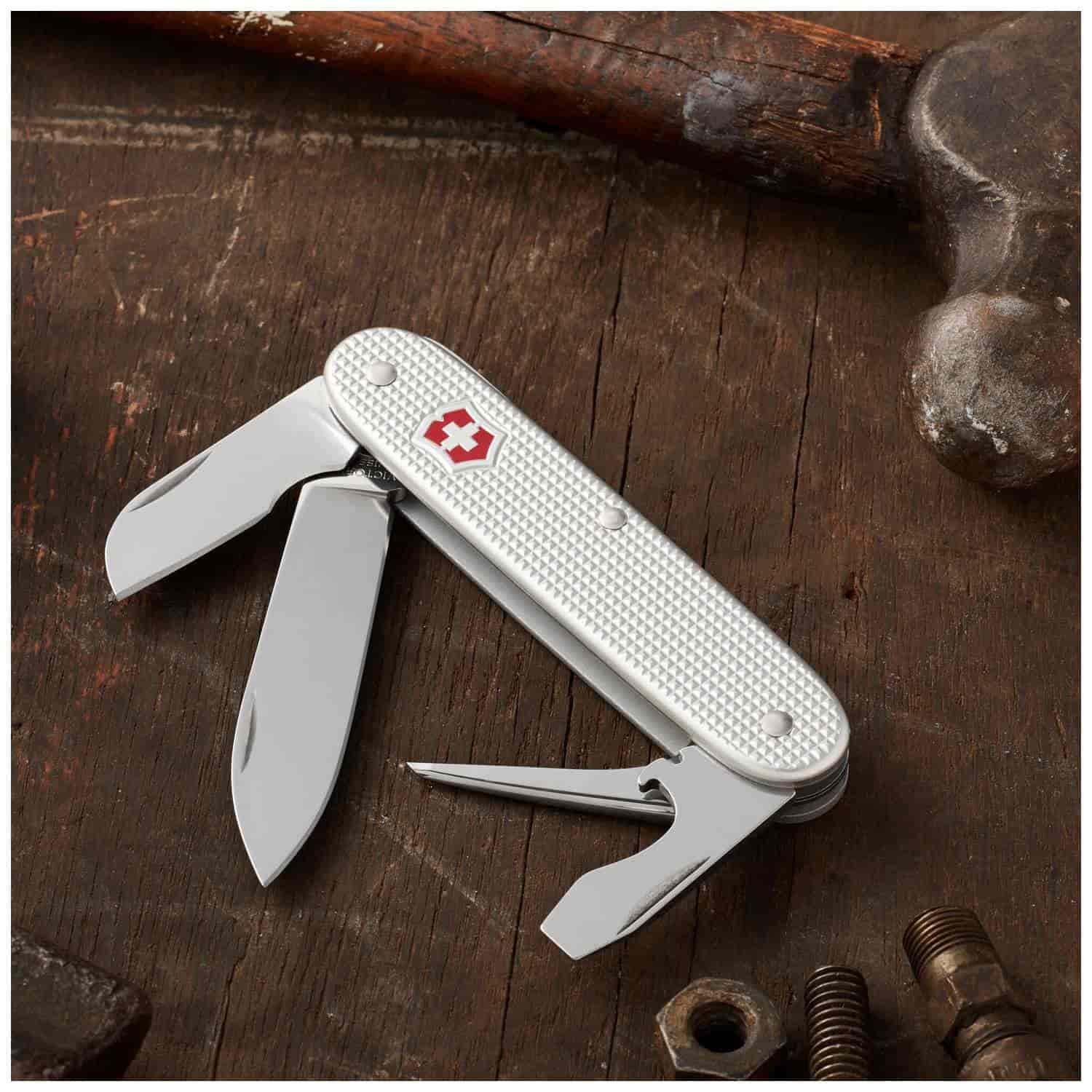 Victorinox Electrician Alox Swiss Army Knife 93 mm 7 Functions Aluminium Scales Silver 0.8120.26