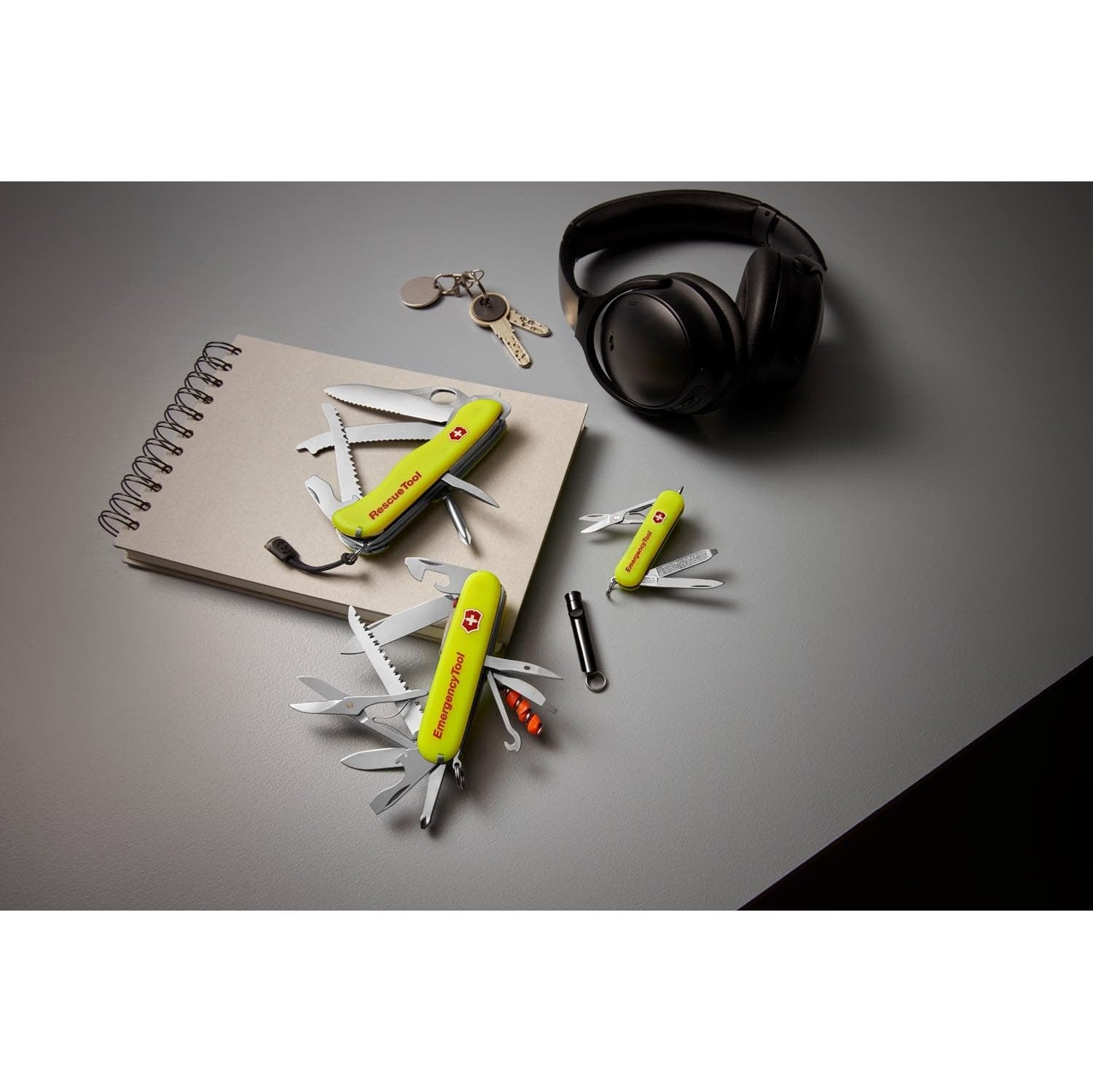 Victorinox Signature Lite Emergency Tool Swiss Army Multitool 58 mm 8 Functions Yellow Luminescent