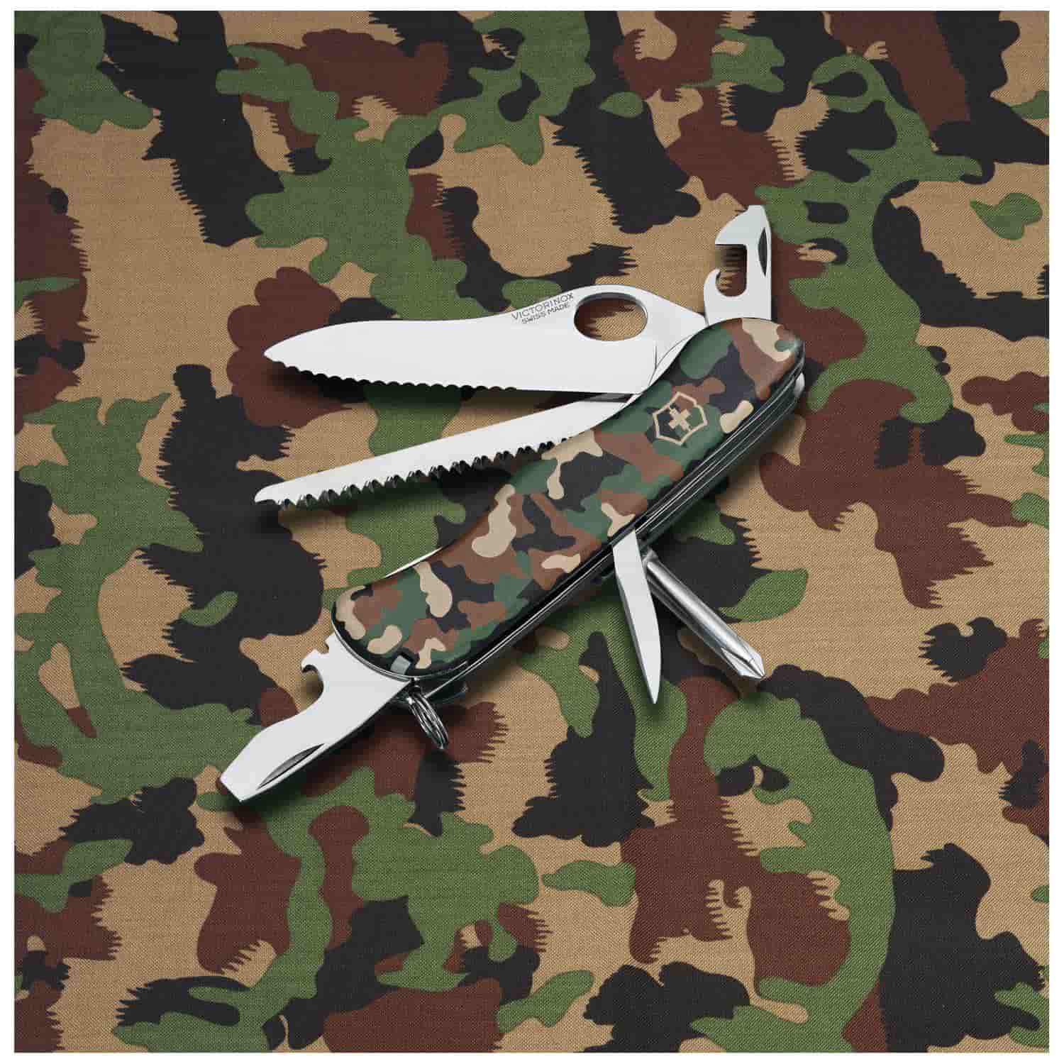 Victorinox Trailmaster MW Swiss Army Knife 111 mm 12 Functions Pattern Camouflage