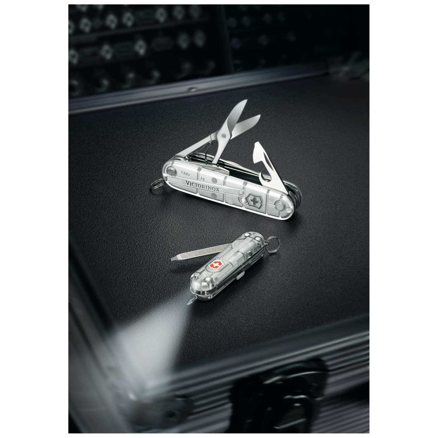 Victorinox Huntsman Swiss Army Knife 91 mm 15 Functions Silver Transparent 1.3713.T7