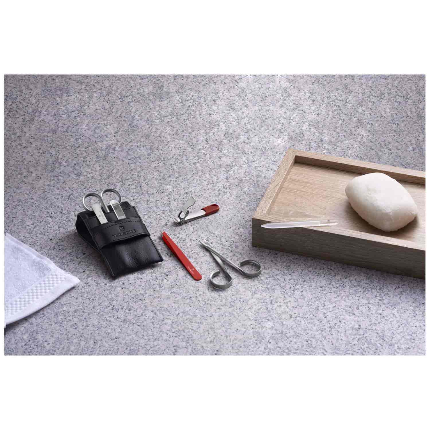 Victorinox Nail Clipper 60 mm Red In Blister 8.2050.B1